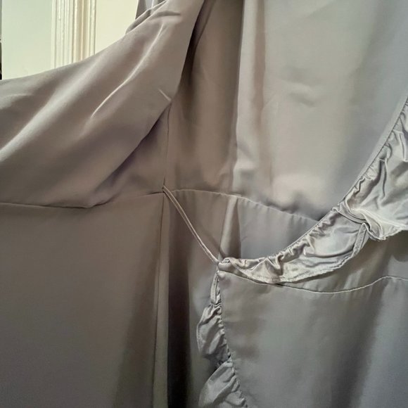 Sunday Best Aritzia, Long Sleeve Tara Satin Dress, Pearl Gray, US 2 - Picture 4 of 6